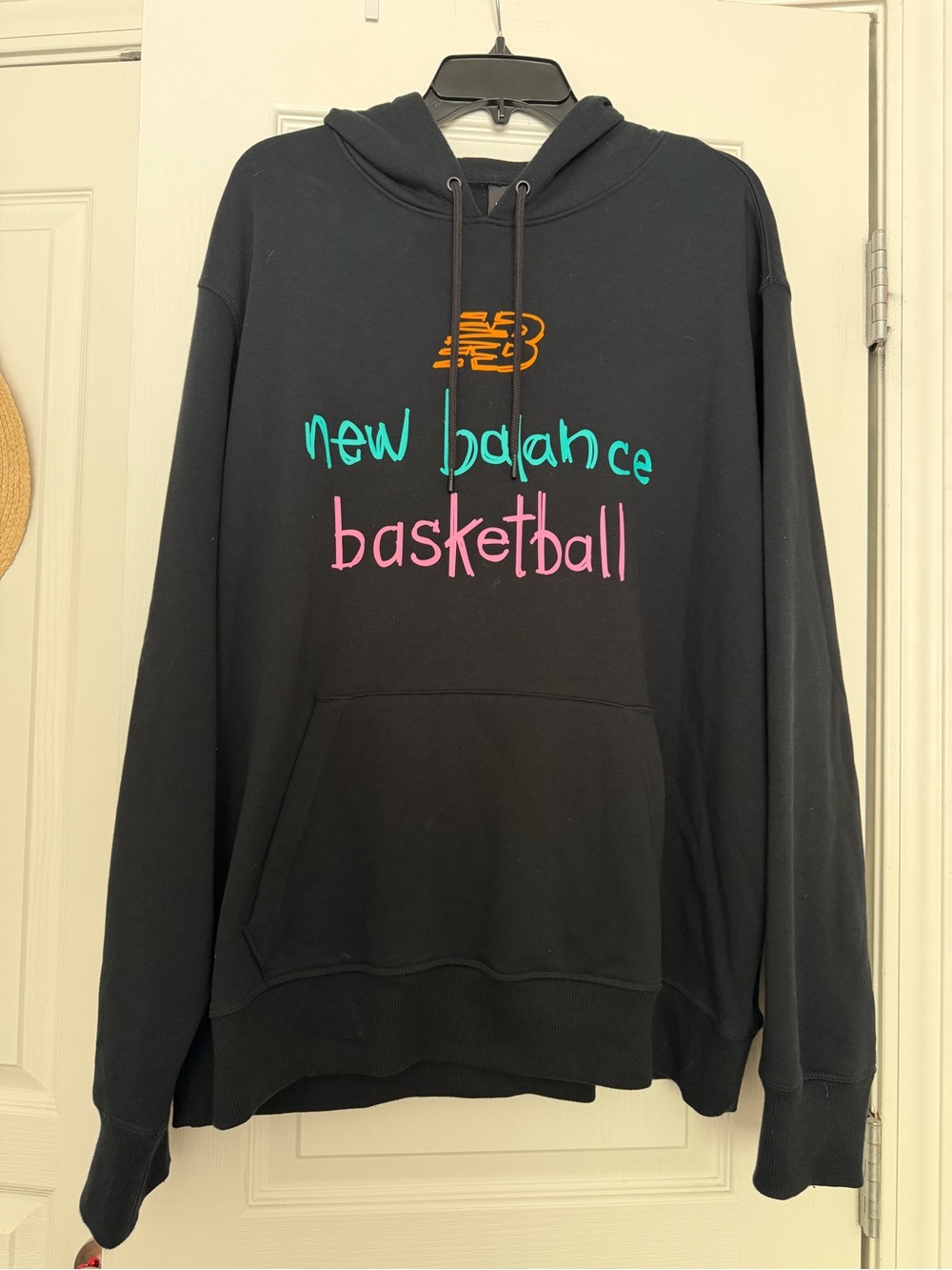 New Balance Men’s Black Basketball Swish hoodie, Size XL